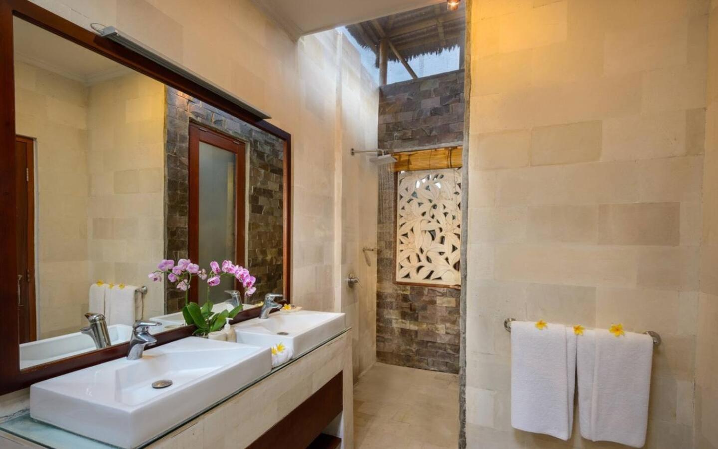 Вилла Heart Of Seminyak, 2Br, Sleeps 4, Walk To Bintang Экстерьер фото