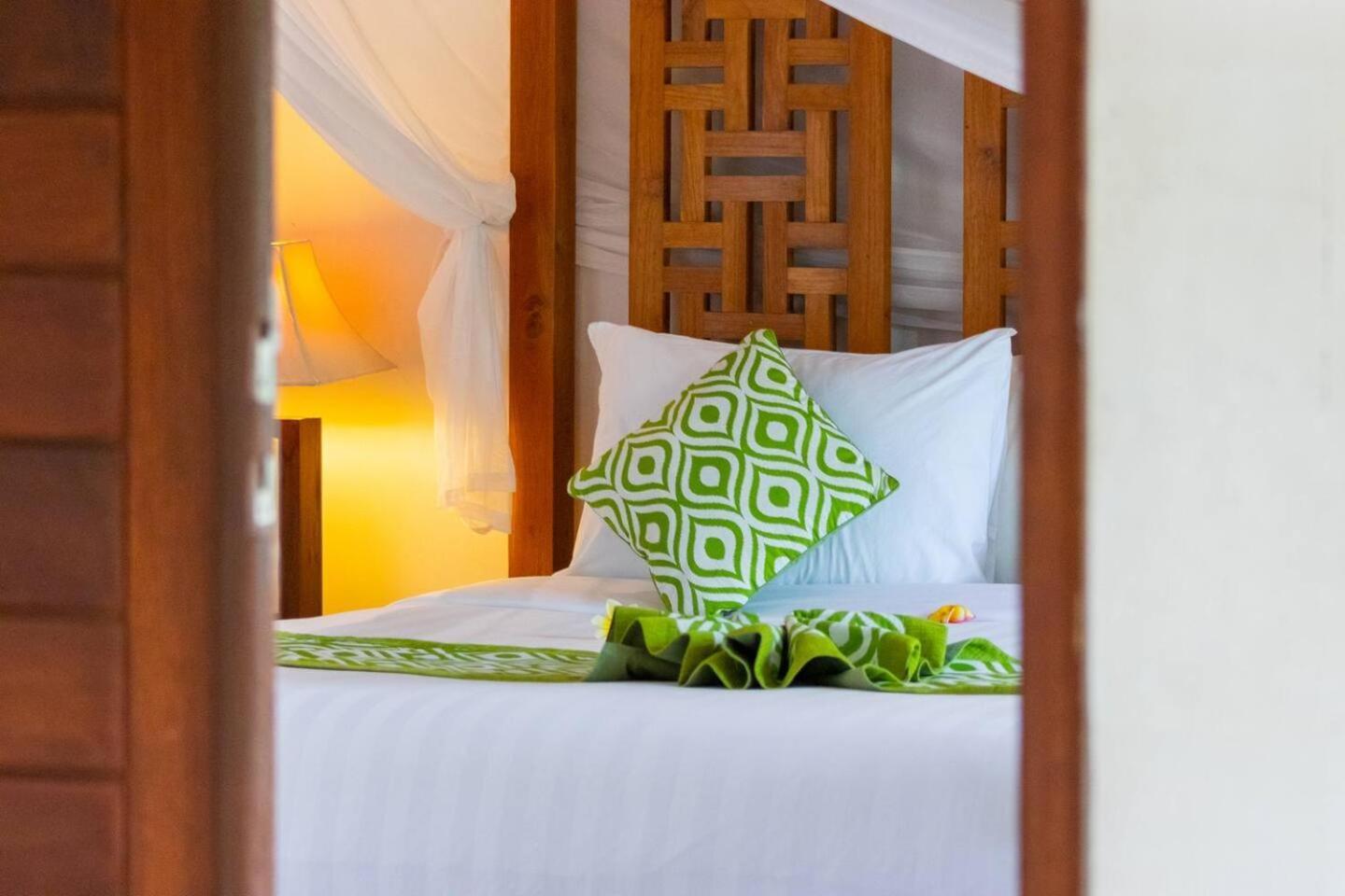 Вилла Heart Of Seminyak, 2Br, Sleeps 4, Walk To Bintang Экстерьер фото