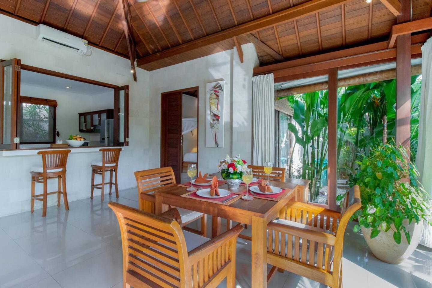 Вилла Heart Of Seminyak, 2Br, Sleeps 4, Walk To Bintang Экстерьер фото