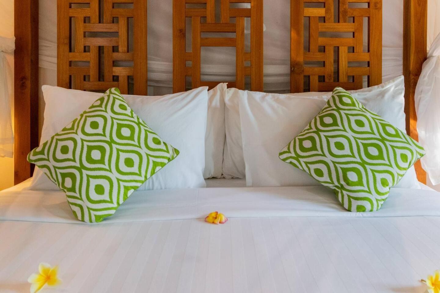 Вилла Heart Of Seminyak, 2Br, Sleeps 4, Walk To Bintang Экстерьер фото