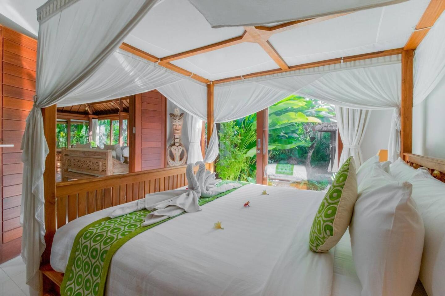 Вилла Heart Of Seminyak, 2Br, Sleeps 4, Walk To Bintang Экстерьер фото